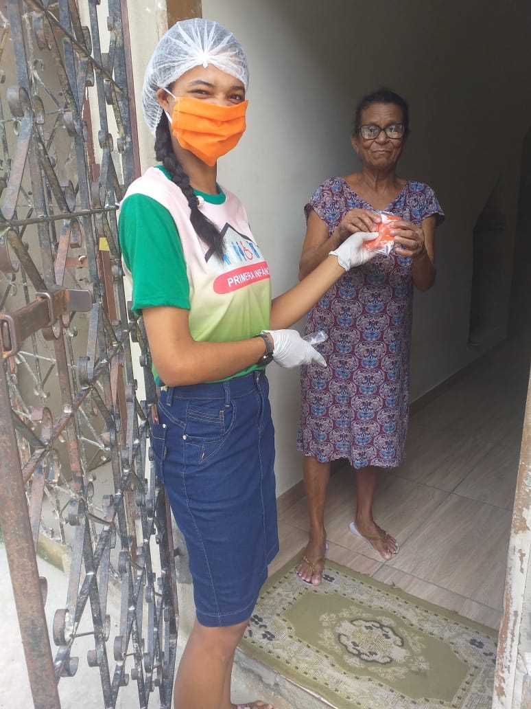Camacã: Secretaria de Assistência Social confecciona máscaras e faz doações11